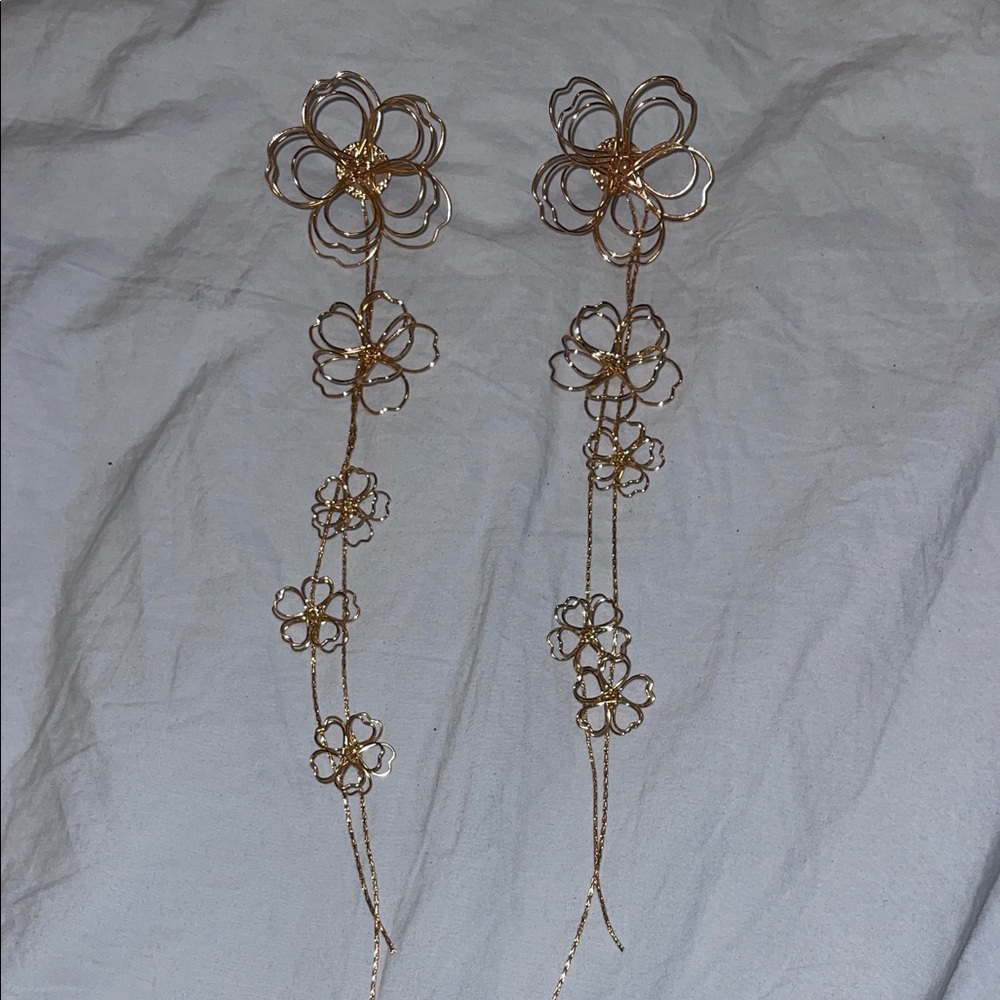 Elegant Gold Flower Drop Earrings